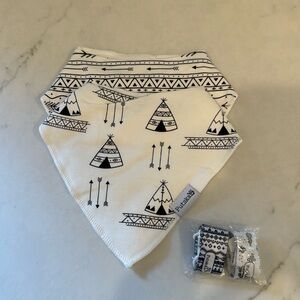 Putska Baby Bibs And Pacifier Clips NEW